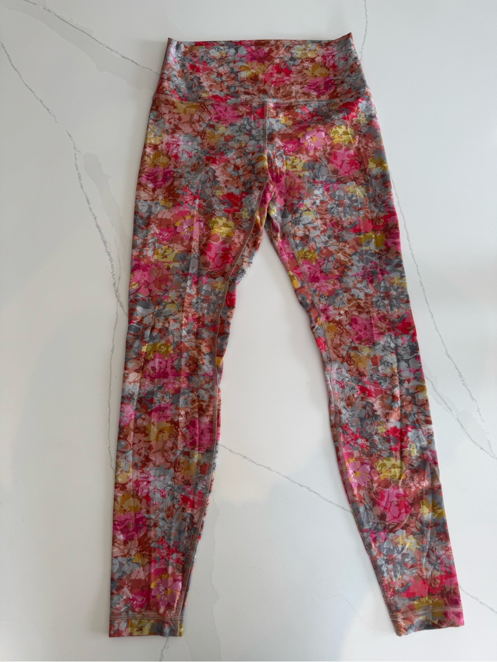 Lululemon Align High-Rise leggings withMulti floral print pattern size 8 28”